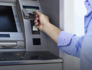 Yeni kimlikle ATM’lerden para çekilebilecek