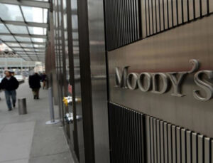 Moody’s küresel kredi koşullarının 2021’de iyileşeceği öngörüsünde bulundu