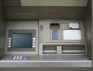 Denizbank’tan ATM’lerden sesle para çekme