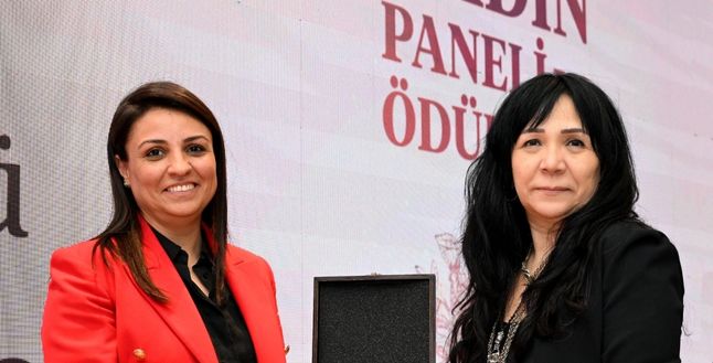 Zeynep Dağlı Kastro, Yılın Kadın Girişimcisi seçildi